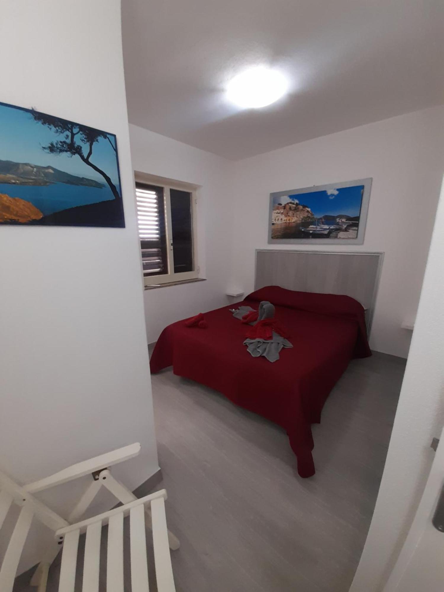 Vulcano: La Porta Delle Eolie Vulcano  Bilik gambar